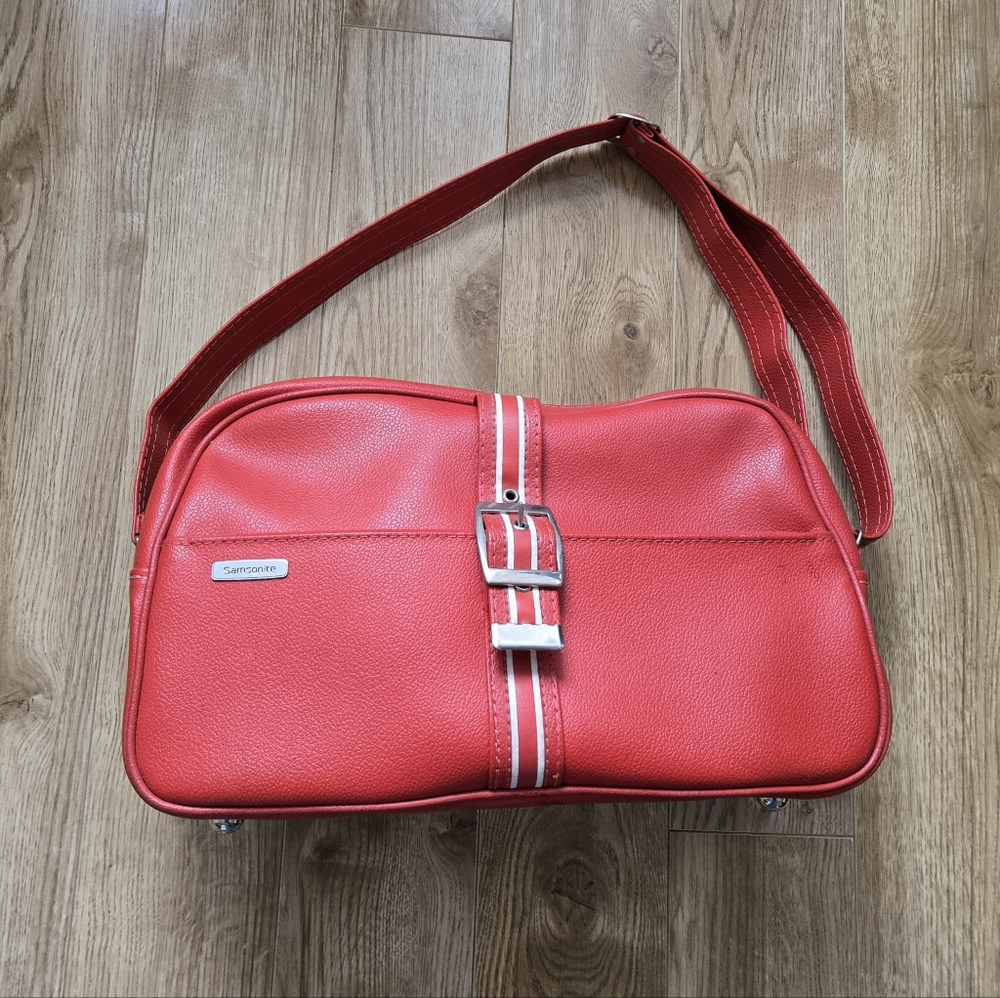 VINTAGE❤️ SAMSONITE Vegan Leather Sporty Red Travel Bag